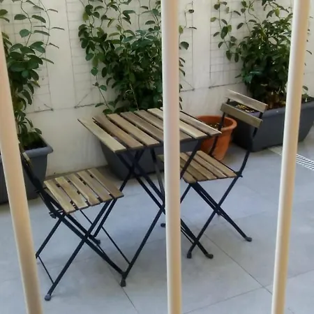 Central Patio Бари
